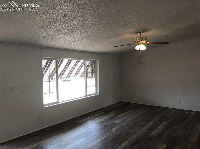 1200 Forest Road Colorado Springs, CO 80906 - Photo 13 of 40 Living Room, Very Large