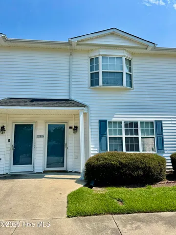 $1,200 | 3939 Sterling Pointe Drive, Unit SSS4, Winterville, NC 28590