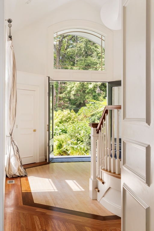 100 Westcliff Road Weston, MA 02493 - Photo 7 of 37