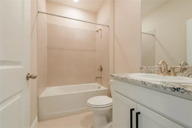 $3,200 | 5246 Grove Mill Loop, Bradenton, FL 34211