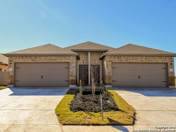 $1,395 | 2592 Pahmeyer Road, New Braunfels, TX 78130