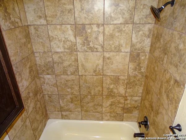 $1,395 | 2592 Pahmeyer Road, New Braunfels, TX 78130