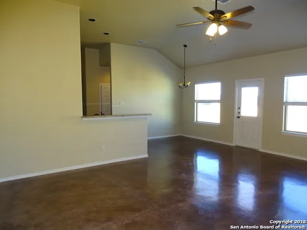 $1,395 | 2592 Pahmeyer Road, New Braunfels, TX 78130