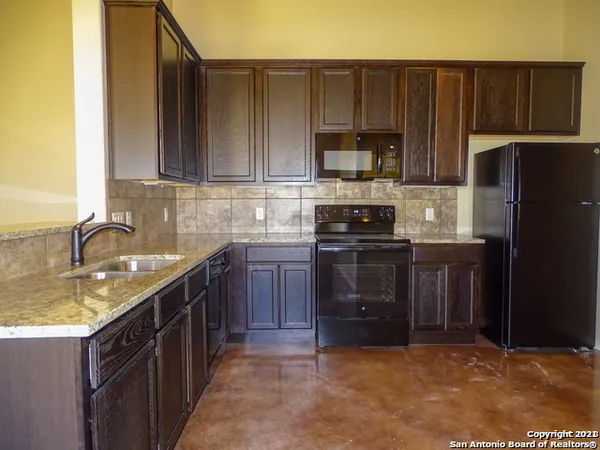 $1,395 | 2592 Pahmeyer Road, New Braunfels, TX 78130