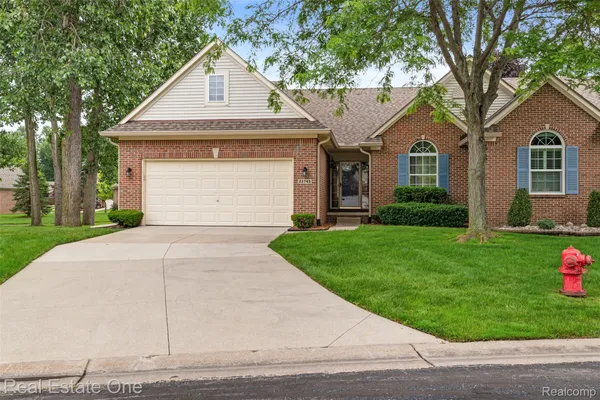 $289,900 | 22745 Coachlight Circle, Taylor, MI 48180