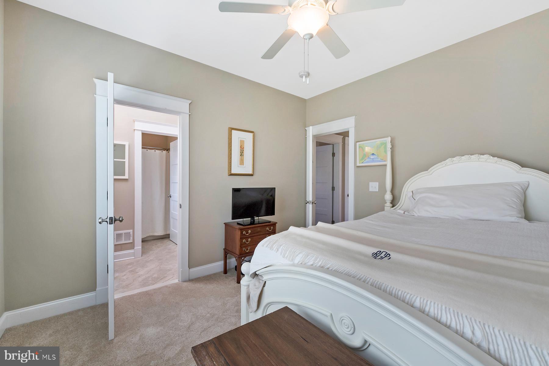 1215 Rogers Road Edgewater, MD 21037 - Photo 31 of 51 3rd bedroom upstairs