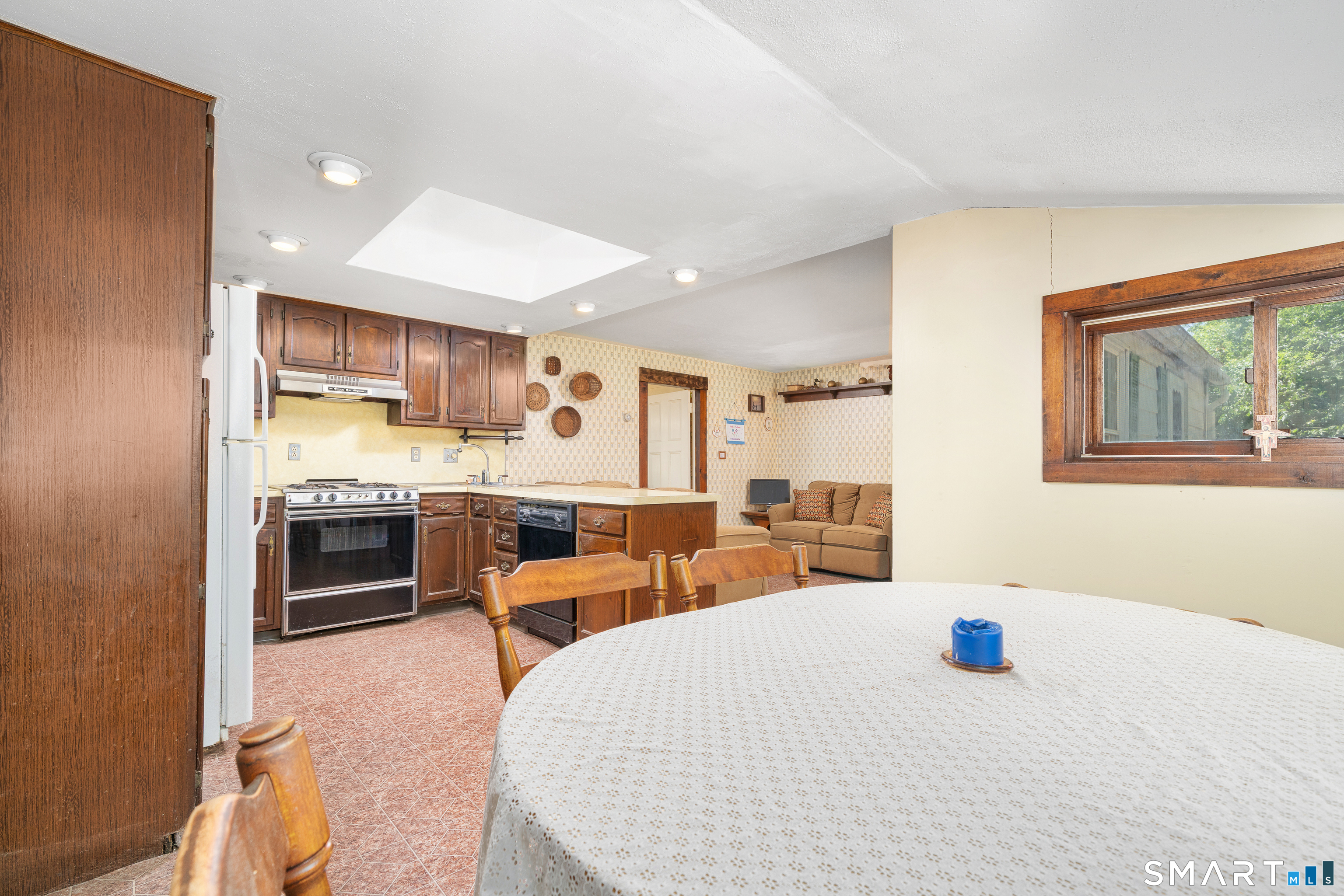 29 South Main Street Windsor Locks, CT 06096 - Photo 8 of 34