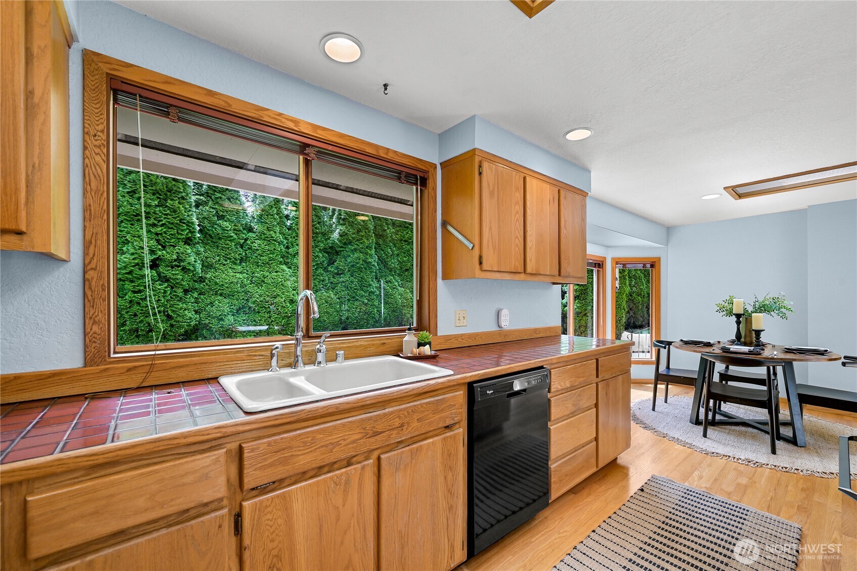 208 Hawthorn Road Bellingham, WA 98225 - Photo 13 of 40