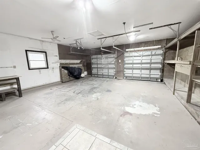 a view of a livingroom with furniture