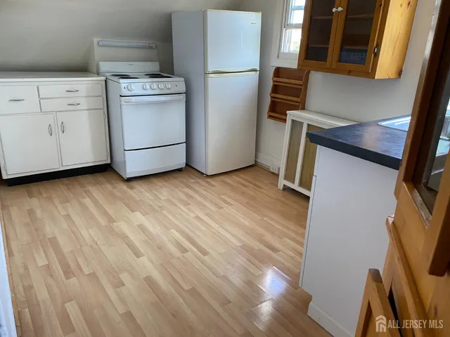 $1,700 | 74 Raritan Avenue, Unit 3, Highland Park, NJ 08904