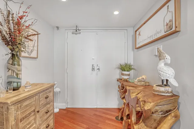 $620,000 | 5420 North Ocean Drive, Unit 1106, Singer Island, FL 33404