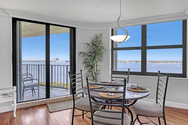 $620,000 | 5420 North Ocean Drive, Unit 1106, Singer Island, FL 33404