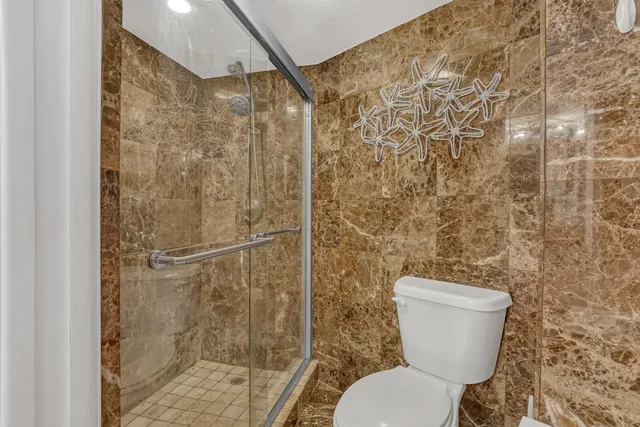 $620,000 | 5420 North Ocean Drive, Unit 1106, Singer Island, FL 33404