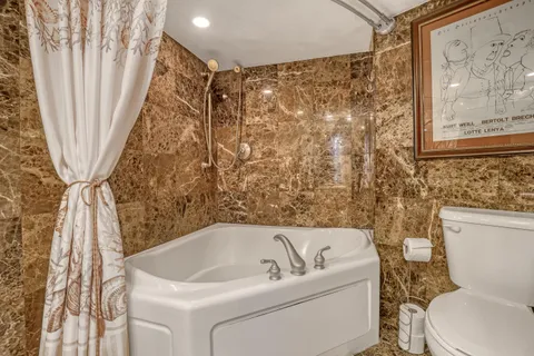 $620,000 | 5420 North Ocean Drive, Unit 1106, Singer Island, FL 33404