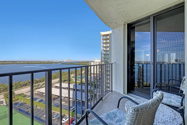 $620,000 | 5420 North Ocean Drive, Unit 1106, Singer Island, FL 33404
