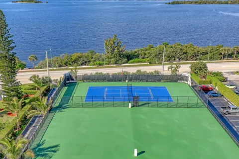 $620,000 | 5420 North Ocean Drive, Unit 1106, Singer Island, FL 33404