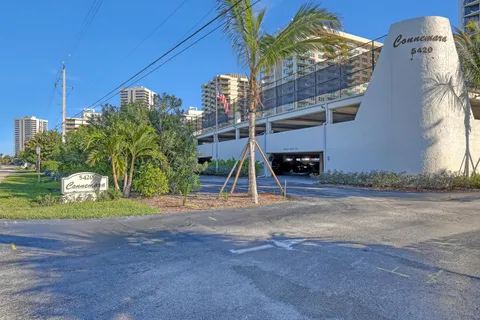 $620,000 | 5420 North Ocean Drive, Unit 1106, Singer Island, FL 33404