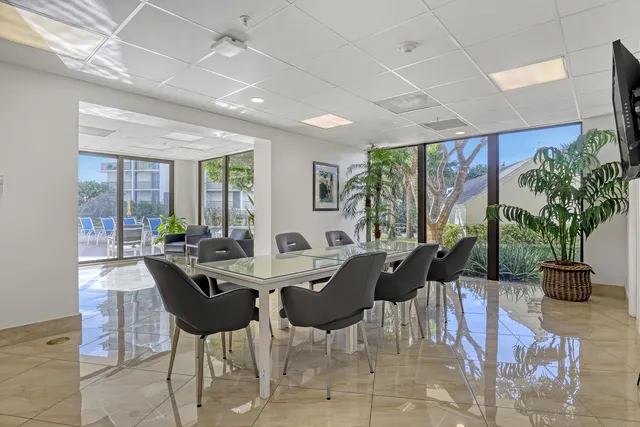 $620,000 | 5420 North Ocean Drive, Unit 1106, Singer Island, FL 33404