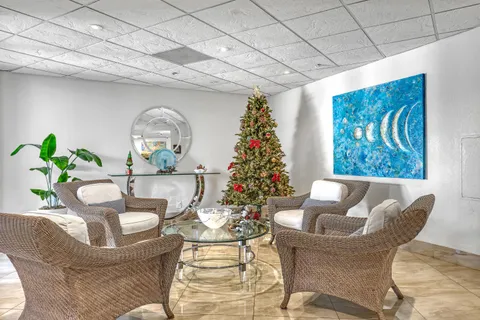 $620,000 | 5420 North Ocean Drive, Unit 1106, Singer Island, FL 33404