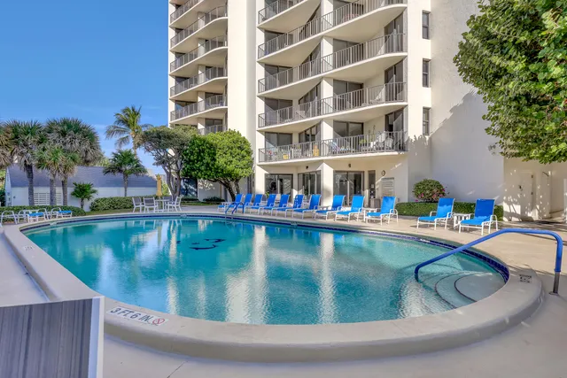 $620,000 | 5420 North Ocean Drive, Unit 1106, Singer Island, FL 33404