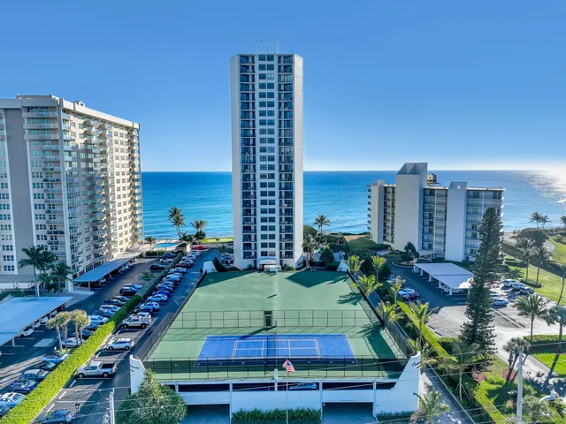$620,000 | 5420 North Ocean Drive, Unit 1106, Singer Island, FL 33404