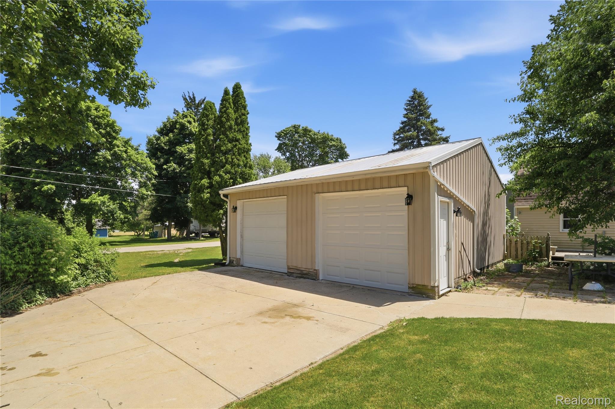 208 Flushing Street Gaines, MI 48436 - Photo 4 of 38