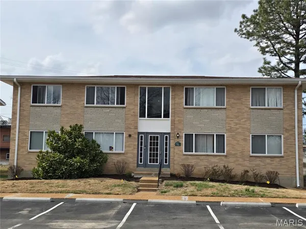 $375,000 | 1 Bruce Drive, Florissant, MO 63031