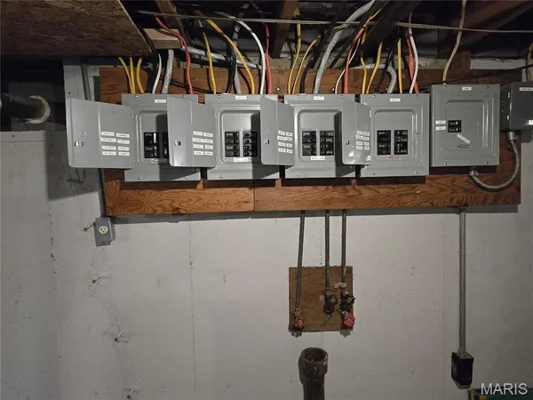 $375,000 | 1 Bruce Drive, Florissant, MO 63031