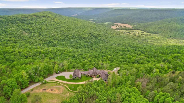 $2,750,000 | 6835 Jasper Highlands Boulevard, Jasper, TN 37347