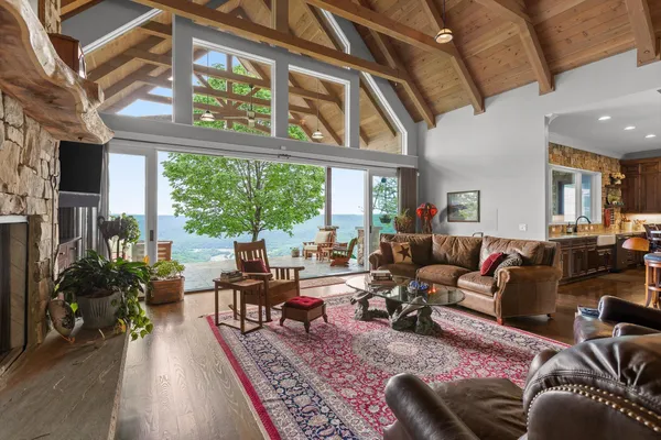 $2,750,000 | 6835 Jasper Highlands Boulevard, Jasper, TN 37347