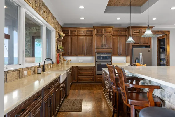 $2,750,000 | 6835 Jasper Highlands Boulevard, Jasper, TN 37347