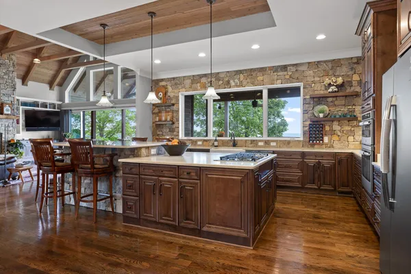 $2,750,000 | 6835 Jasper Highlands Boulevard, Jasper, TN 37347