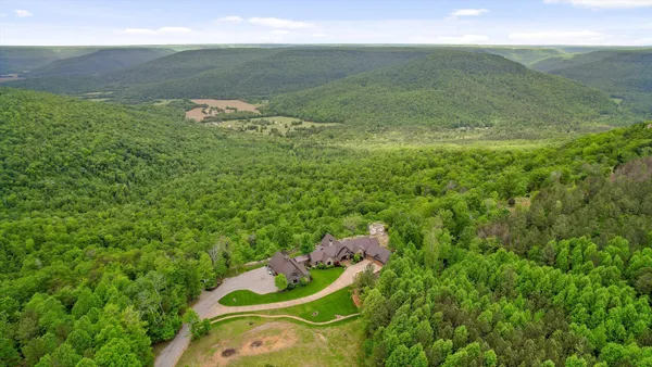 $2,750,000 | 6835 Jasper Highlands Boulevard, Jasper, TN 37347