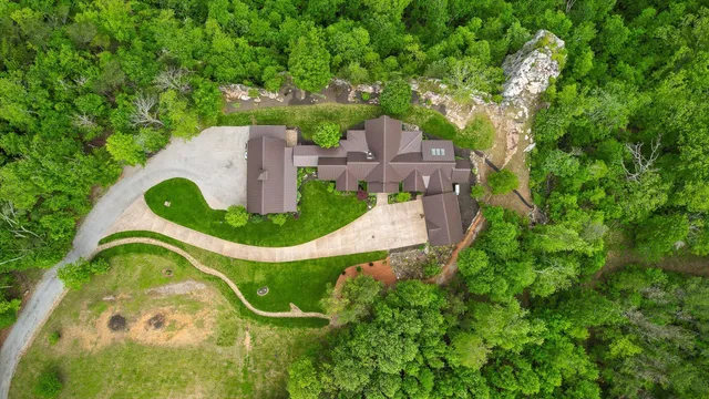 $2,750,000 | 6835 Jasper Highlands Boulevard, Jasper, TN 37347