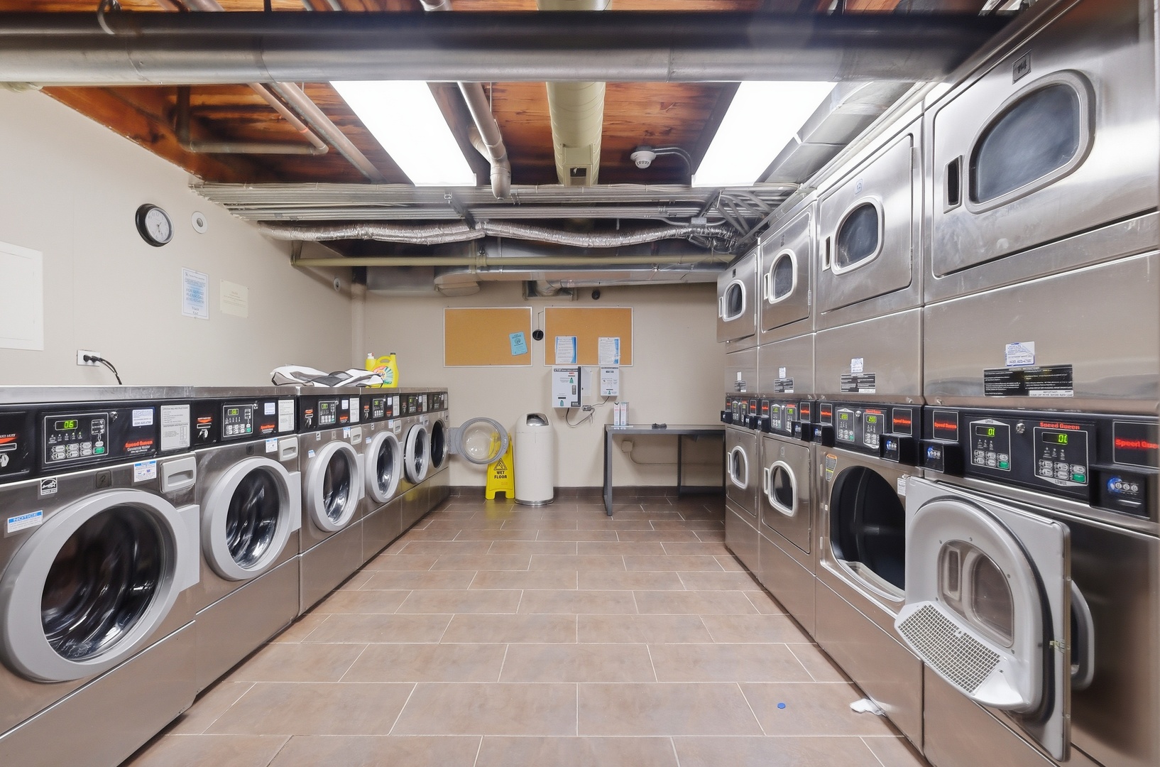 225 West Huron Street, Unit 313 Chicago, IL 60654 - Photo 26 of 27