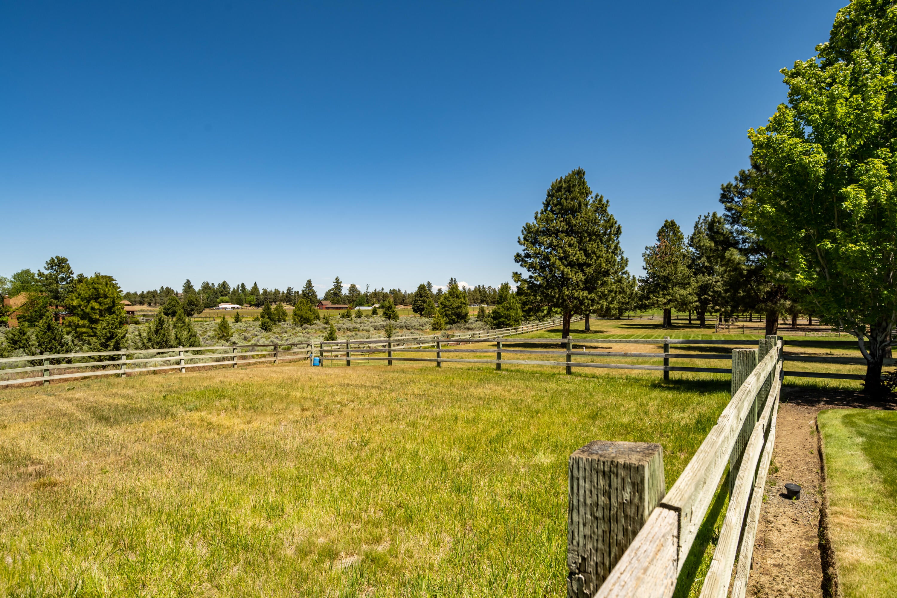 60696 Tekampe Road Bend, OR 97702 - Photo 48 of 61 Pasture