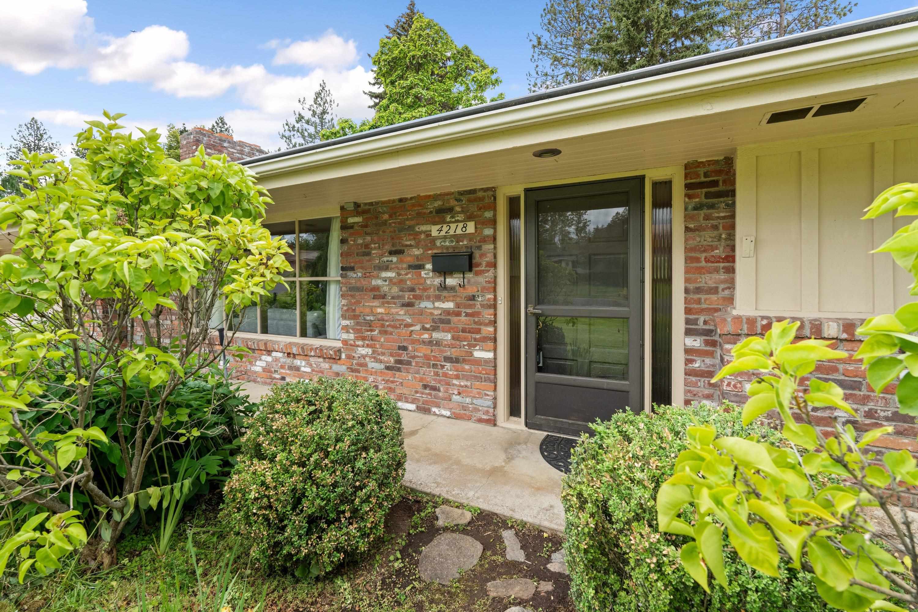 4218 South Helena Street Spokane, WA 99203 - Photo 2 of 39