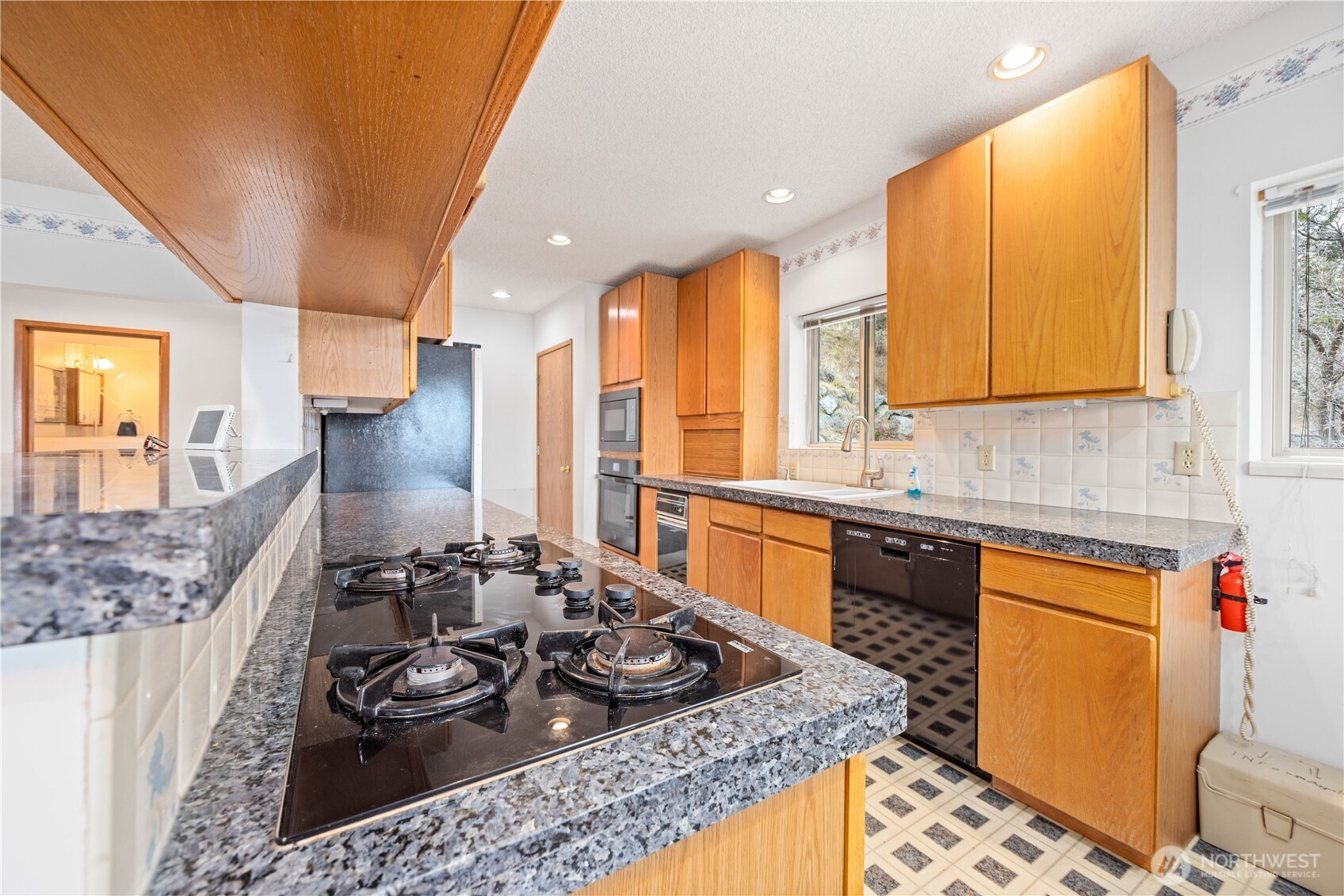 985 Guffy Road Chelan, WA 98816 - Photo 5 of 39