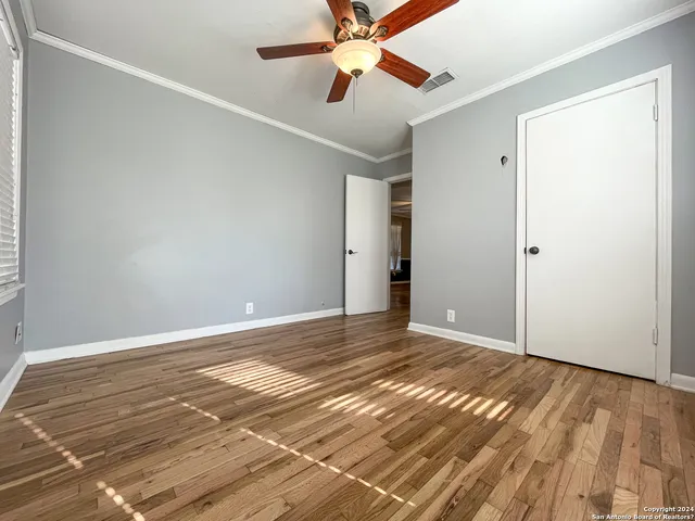 $1,400 | 523 West Merriweather Street, New Braunfels, TX 78130