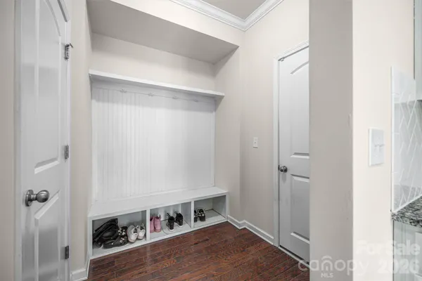 a view of utility room