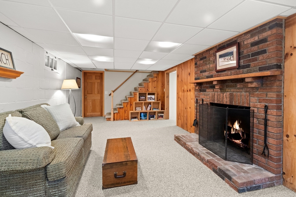 27 Colrain Road Topsfield, MA 01983 - Photo 32 of 42