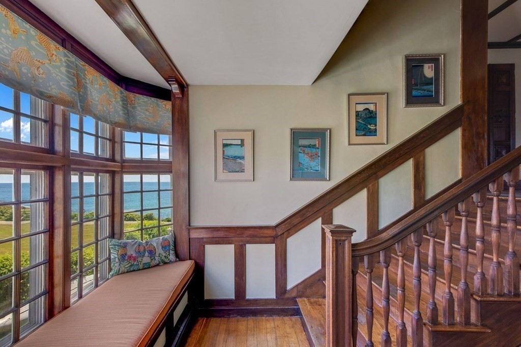 7 Bass Rocks Road Gloucester, MA 01930 - Photo 16 of 36 a view of an entryway