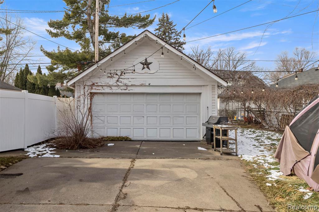 21551 Edison Street Dearborn, MI 48124 - Photo 26 of 29