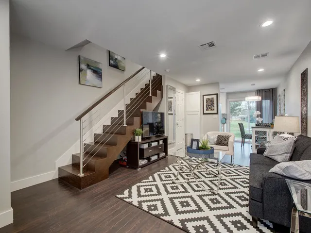 $1,500 | 202 South College Street, Unit 13, Georgetown, TX 78626