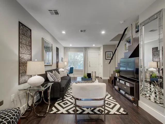 $1,500 | 202 South College Street, Unit 13, Georgetown, TX 78626