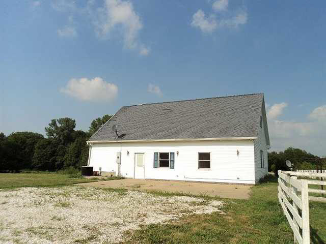 7523 Catt Road Vincennes, IN 47591 - Photo 4 of 8 Gallery Image 4