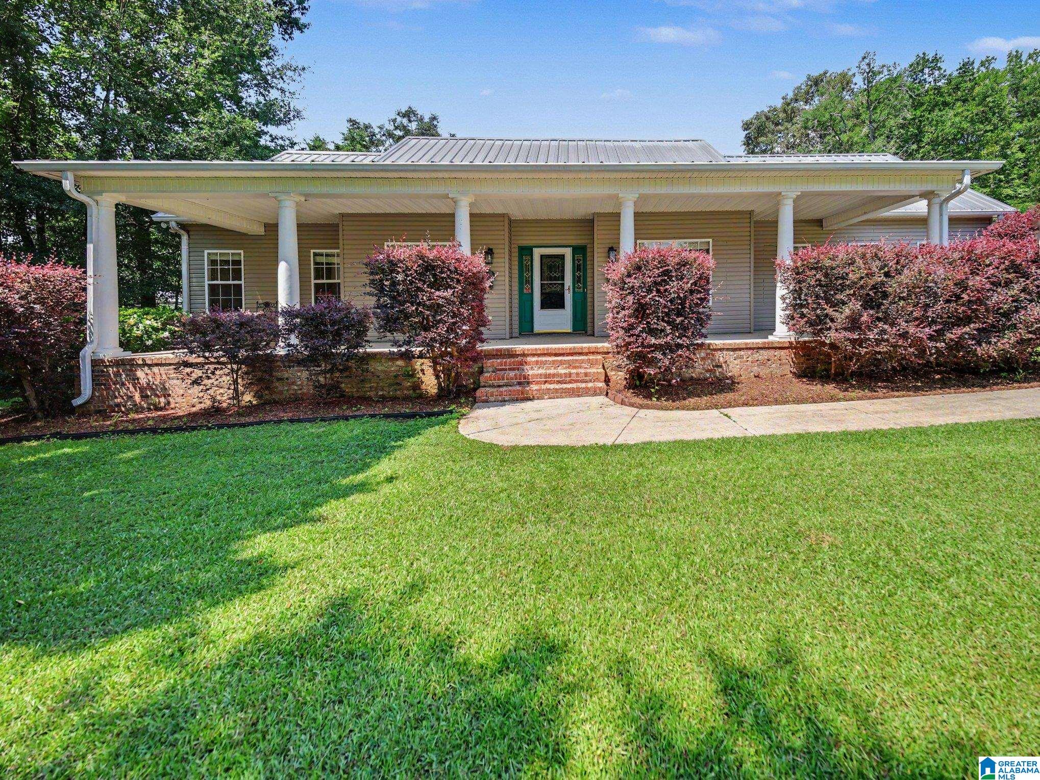 195 Lake View Circle Riverside, AL 35135 - Photo 2 of 31