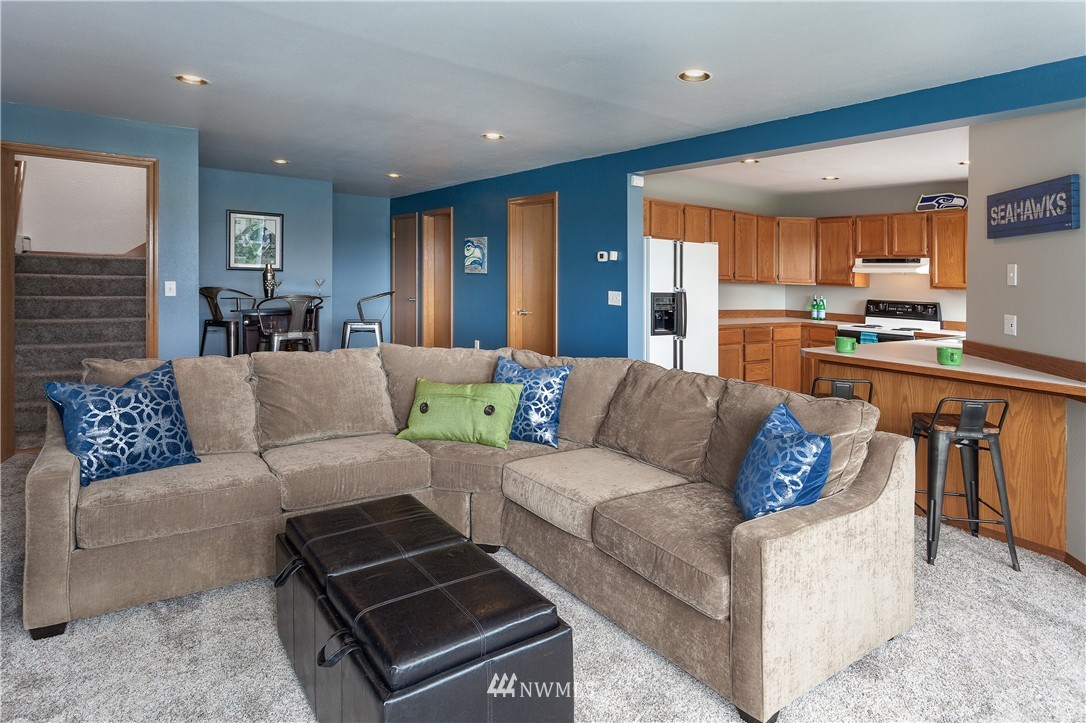 11105 Renton Issaquah Road Southeast Issaquah, WA 98027 - Photo 16 of 25