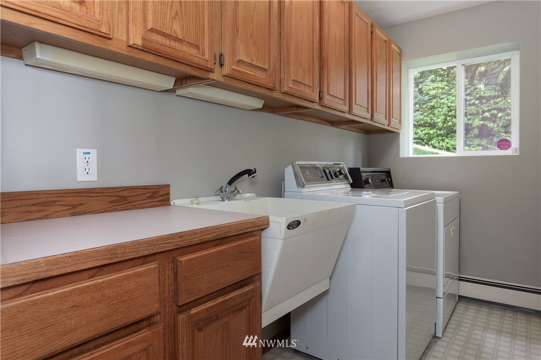11105 Renton Issaquah Road Southeast Issaquah, WA 98027 - Photo 21 of 25