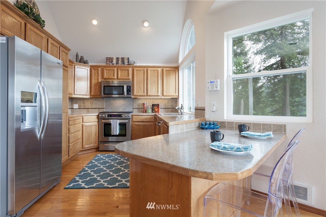 11105 Renton Issaquah Road Southeast Issaquah, WA 98027 - Photo 7 of 25
